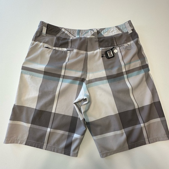Hybrid & Company Black and Gray Patterned Shorts - Picture 2 of 6